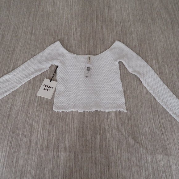 Aritzia Sunday Best off Shoulder Crop top - Picture 3 of 4